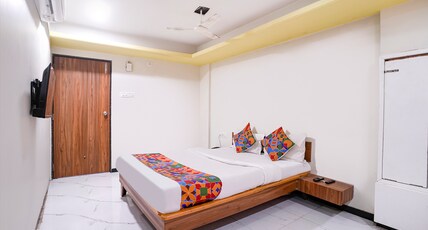 FabHotel Aarvi Inn Room Type - Deluxe Room