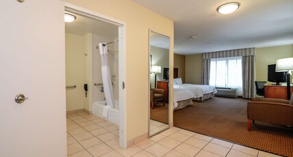 Hampton Inn & Suites Detroit/Chesterfield Township Room Type - 2QN MOB HEARING ACC TUB NS