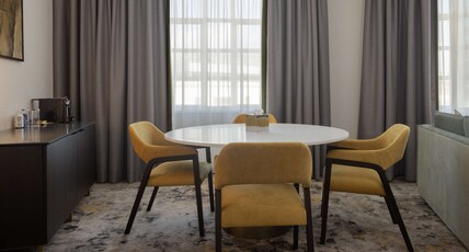 Hilton Cardiff Room Type - KING EXECUTIVE SUITE