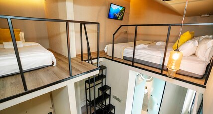 ST Signature Jalan Besar Room Type - Cabin L, Window, Private Bathroom ST Signature Jalan Besar Room Type - Cabin L, Window, Private Bathroom