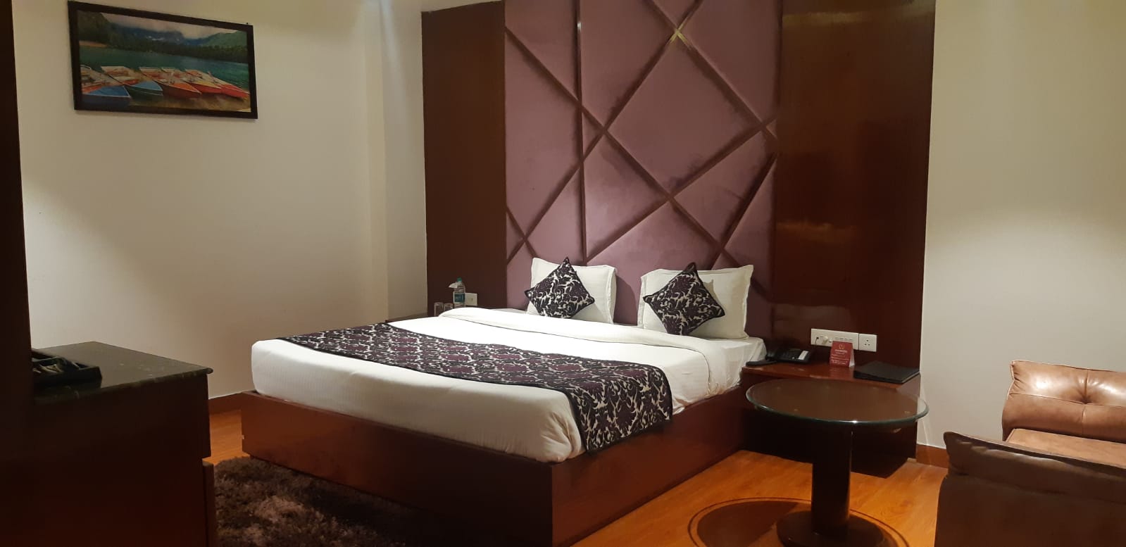 Grand Geet Hotel - Tap to explore photos