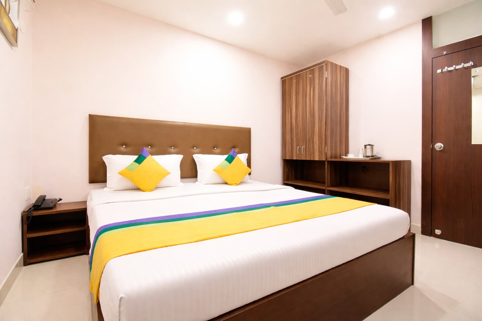 Hotel Soneva Inn - Tap to explore photos