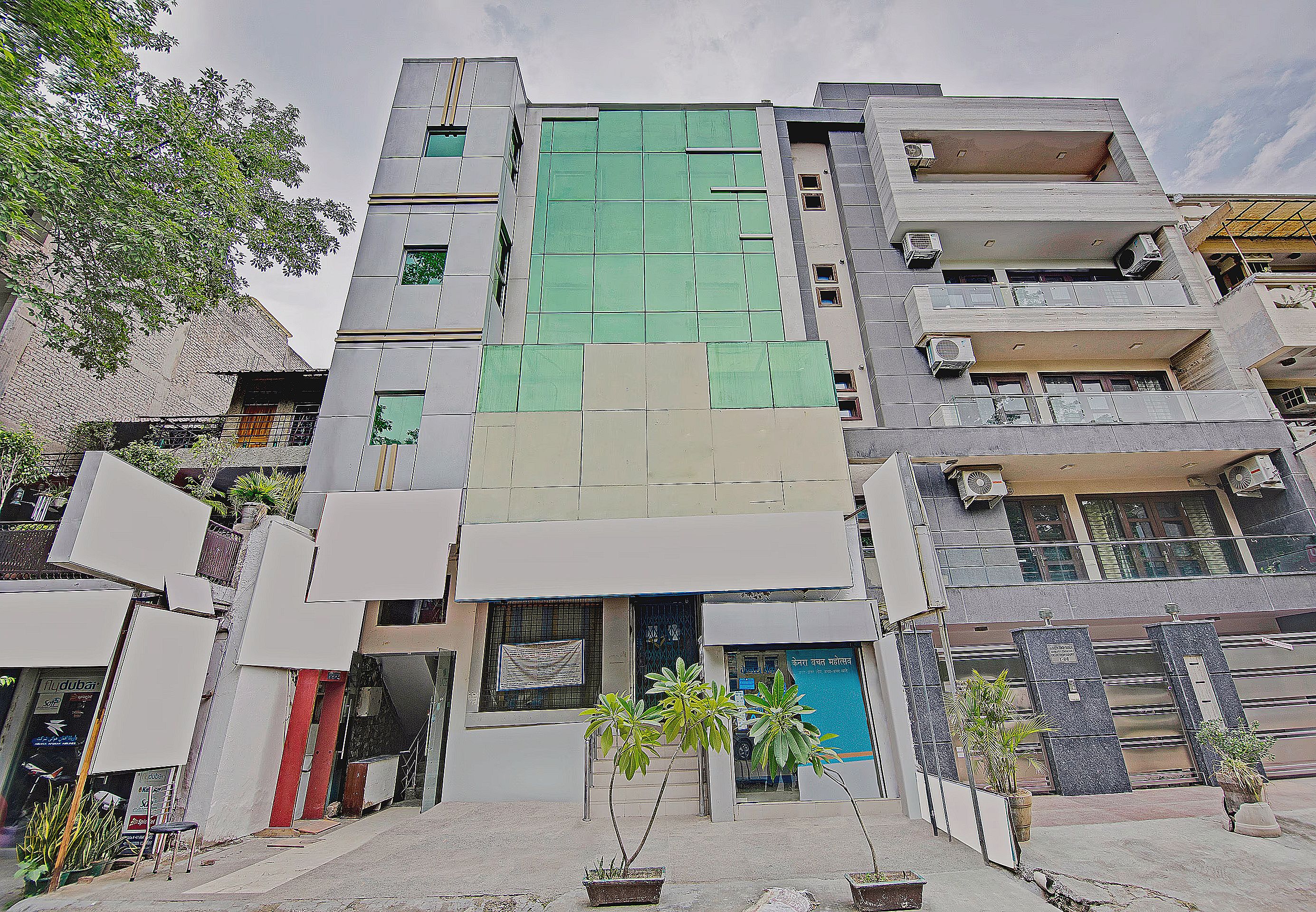 THE LAZEEZ HOTEL -  LAJPAT NAGAR - Tap to explore photos
