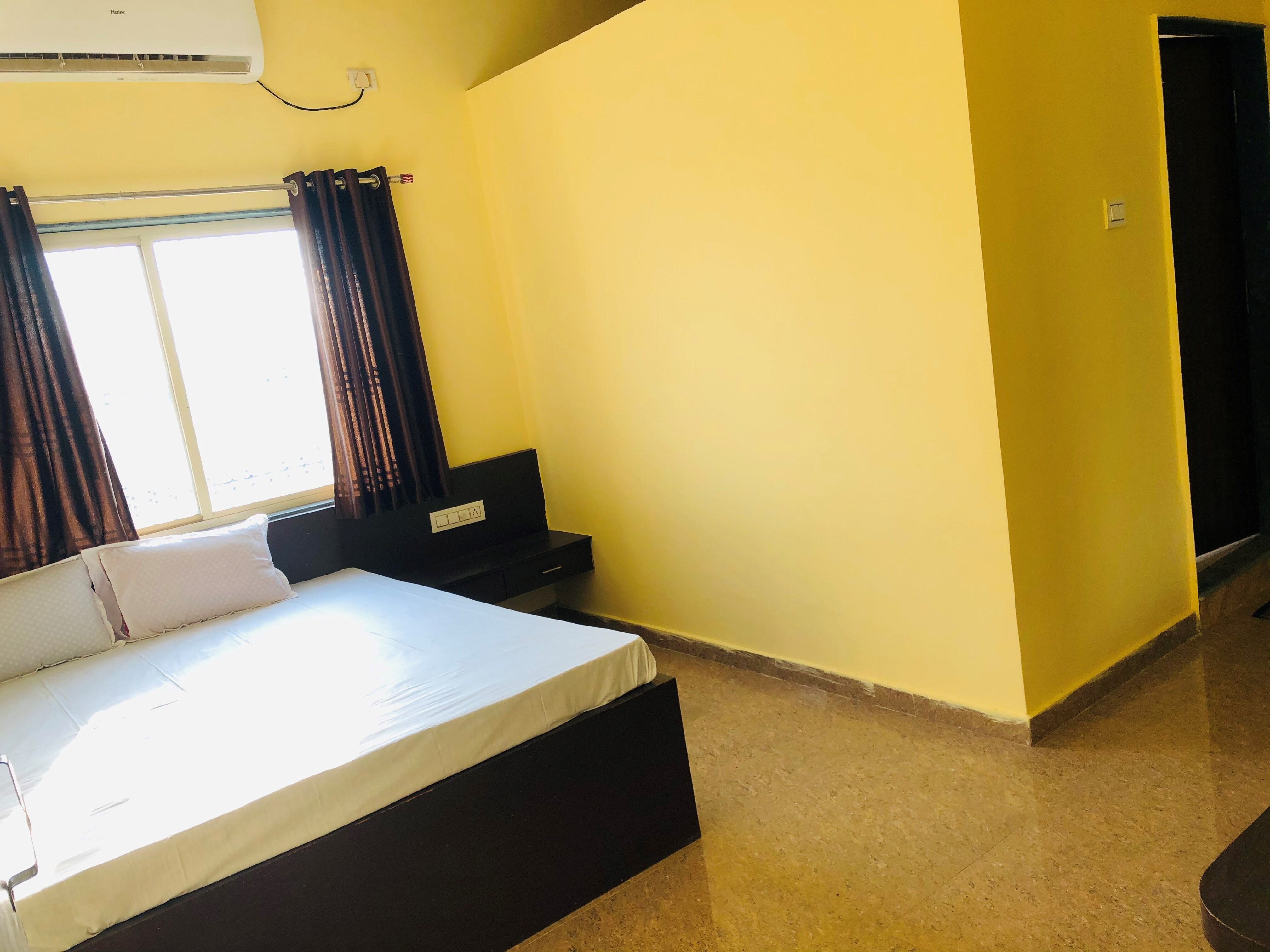 Shrinivas Residency A/c Lodging - Tap to explore photos
