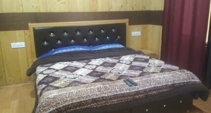 KAMAL RESIDENCY Room Type - DELUXE ROOM