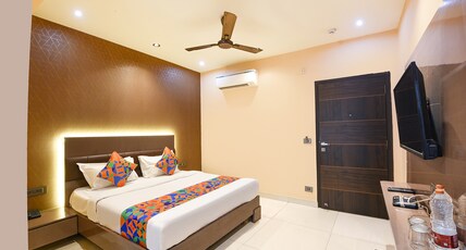 FabHotel 19 West Room Type - Deluxe Room