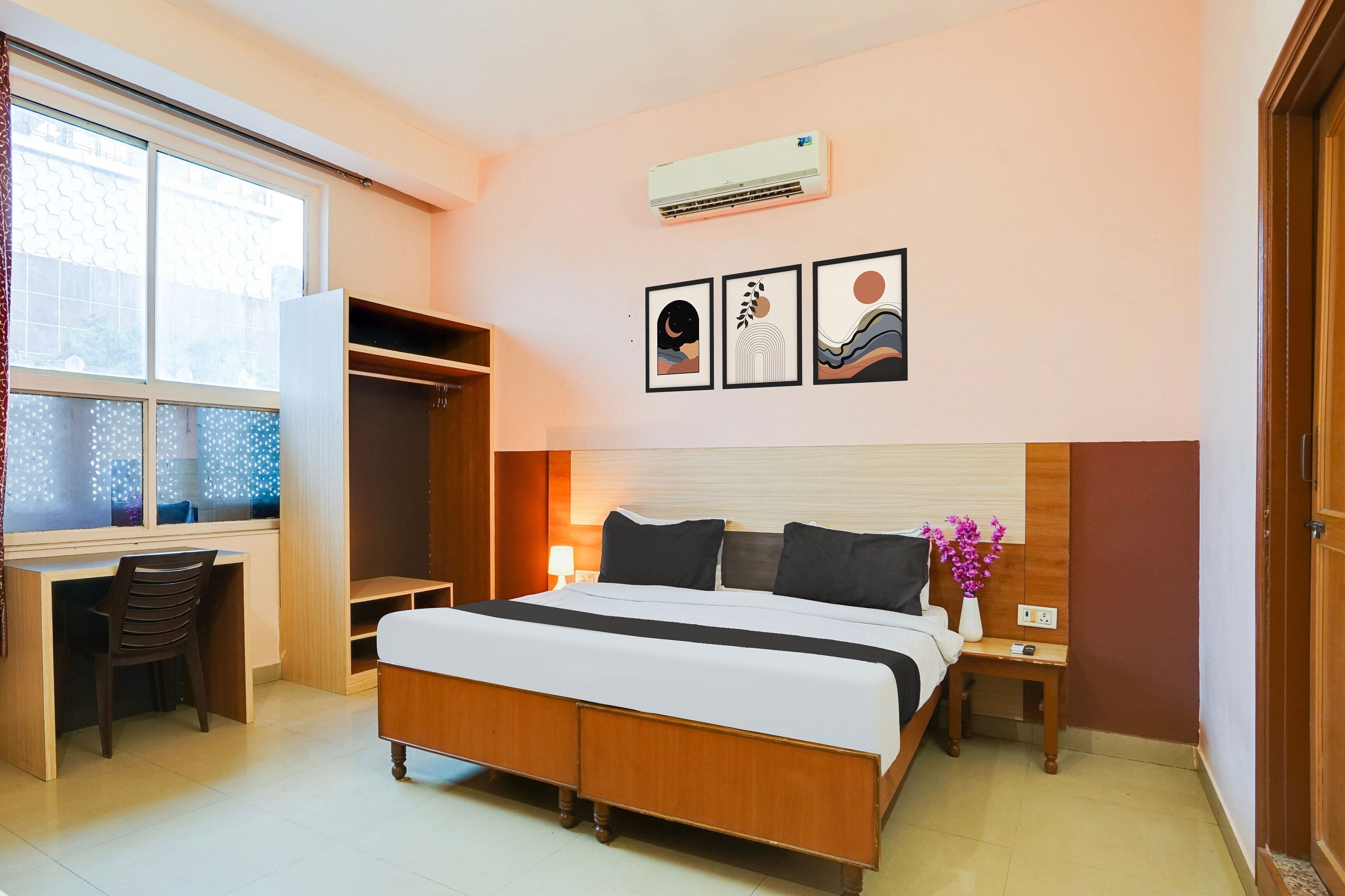 Super Hotel O JLN Marg Malviya Nagar Formerly Hotel Braj Haveli - Tap to explore photos