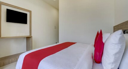 Hotel Hallmark Room Type - Deluxe Room Hotel Hallmark Room Type - Deluxe Room