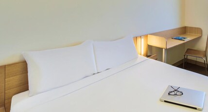 ibis budget Sydney Olympic Park Room Type - Standard one Queen-size bed