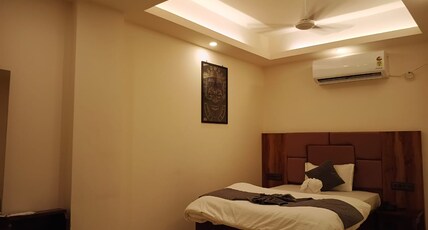Hotel Lavish Room Type - SINGLE BED ROOM (AC) Hotel Lavish Room Type - SINGLE BED ROOM (AC)