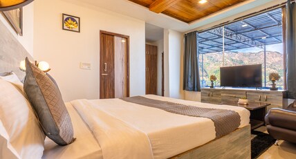Lake Mount Bhimtal Room Type - Superior King Room