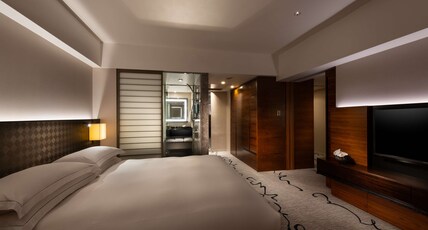 Hilton Tokyo Room Type - KING TOWER SUITE EXECUTIVE Hilton Tokyo Room Type - KING TOWER SUITE EXECUTIVE
