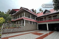 Thulung Shared Nature Stay With Swimming Pool | 1BR |FF  By Homeyhuts