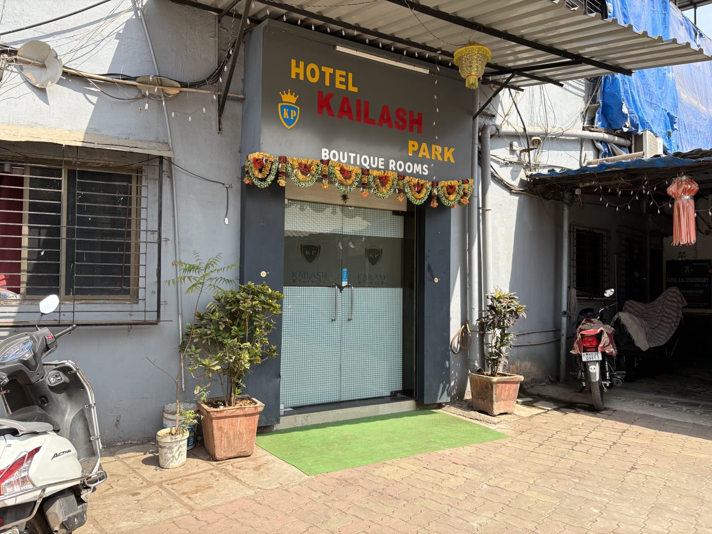 Kailash Park Hotel - Tap to explore photos