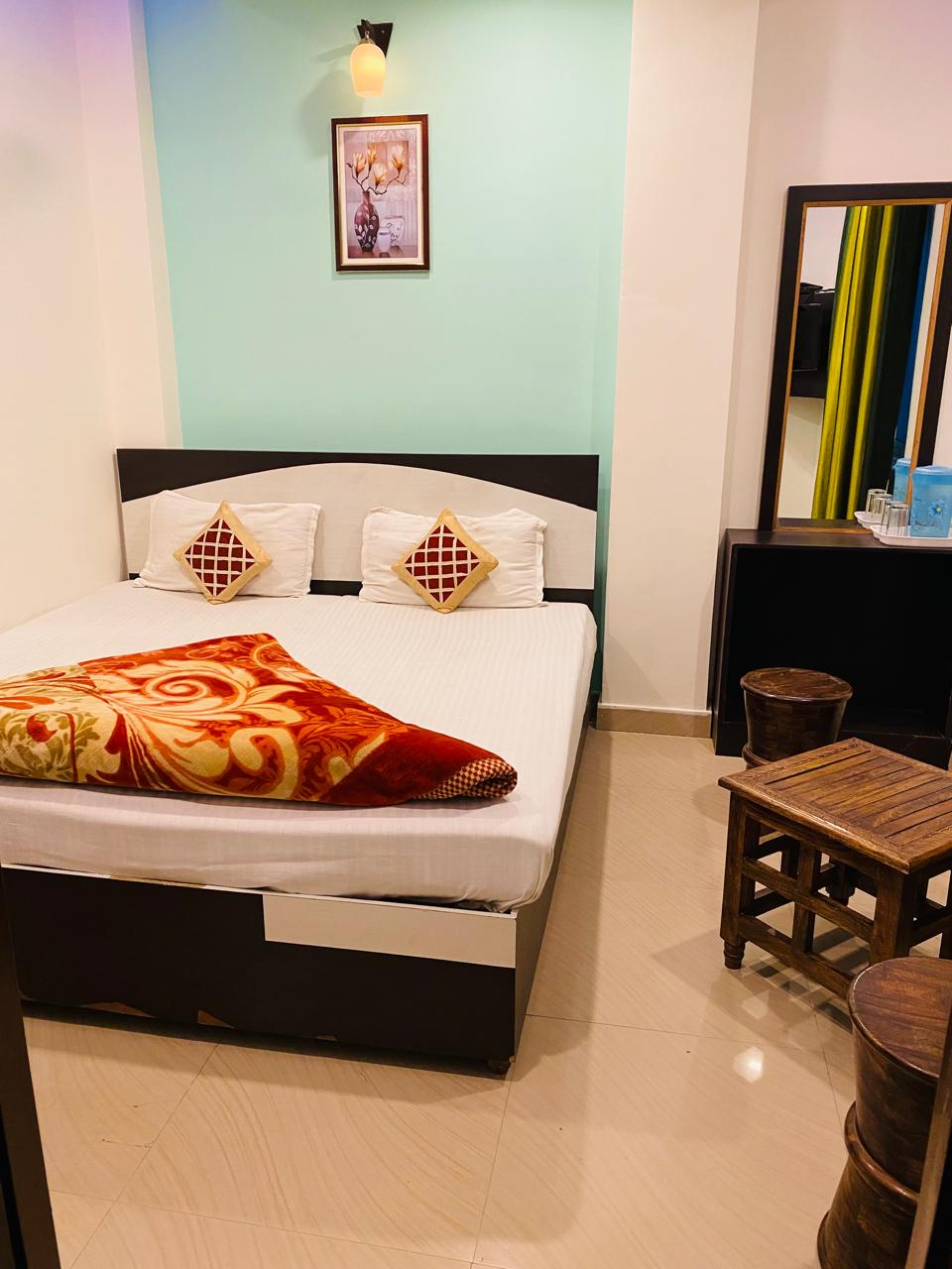Hotel New Pratap - Tap to explore photos