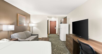 Best Western West Towne Suites Room Type - 1 King Bed, Non-Smoking, High Speed Internet Access, Sofabed, Microwave And Refrigerator, Full Break Best Western West Towne Suites Room Type - 1 King Bed, Non-Smoking, High Speed Internet Access, Sofabed, Microwave And Refrigerator, Full Break
