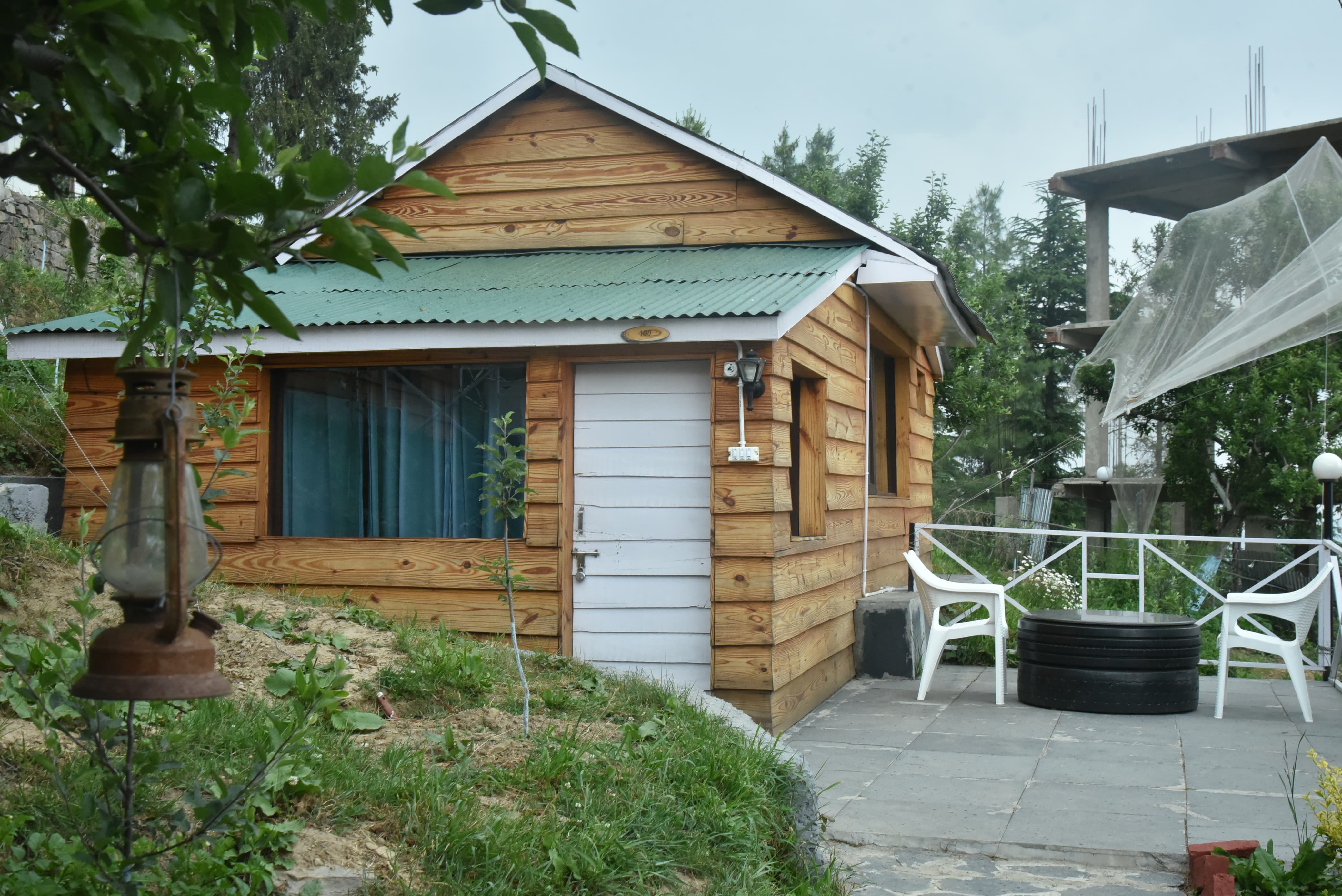 to Apple Vista Cottages Kufri - Tap to explore photos