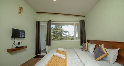 Wattle Grove - 1BR Golden Cabin Room Type - Bedroom