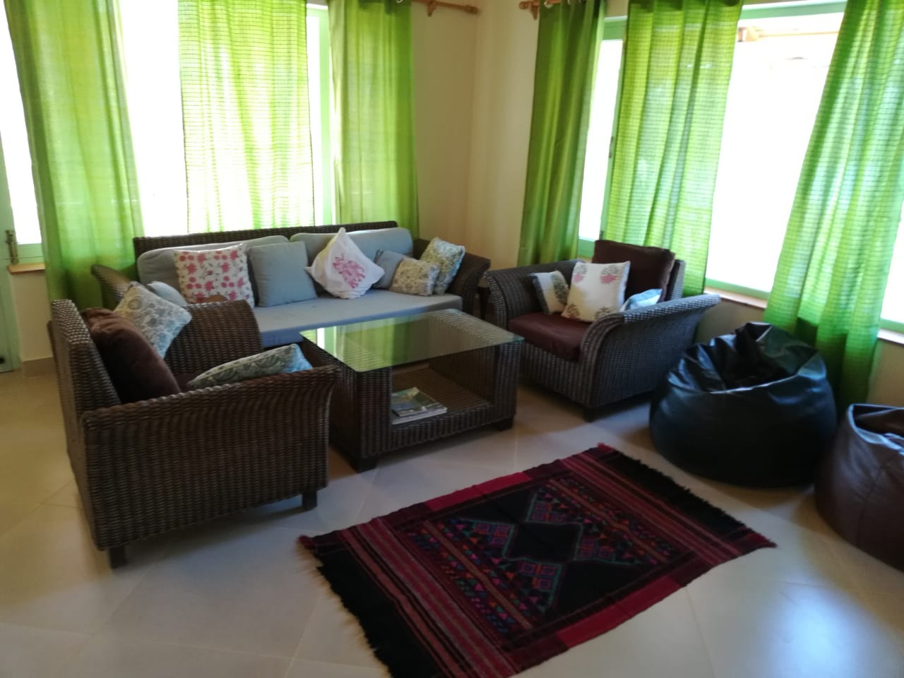 Himalayan lakeside guesthouse - Tap to explore photos