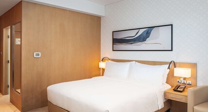 DoubleTree by Hilton Fujairah City Room Type - KING GUEST ROOM