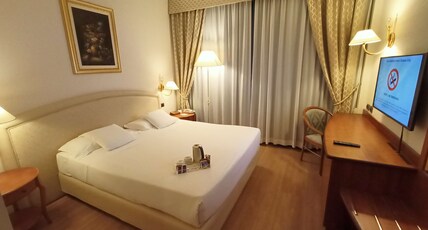 Best Western Hotel Globus City Room Type - 1 Queen Bed, Standard Room