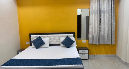 HOTEL PRAYAG Room Type - King Bed Room with Air Conditioning