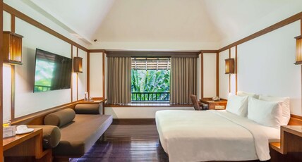 NOVOTEL BOGOR GOLF RESORT Room Type - Classic room with 1 queen bed