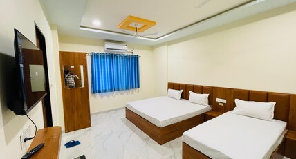 Hotel deluxe palace Agar malwa Room Type - Three bed Deluxe room Hotel deluxe palace Agar malwa Room Type - Three bed Deluxe room