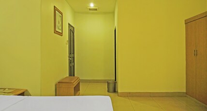 Collection O 92690 Hotel Limas Room Type - Indonesia Suite Family