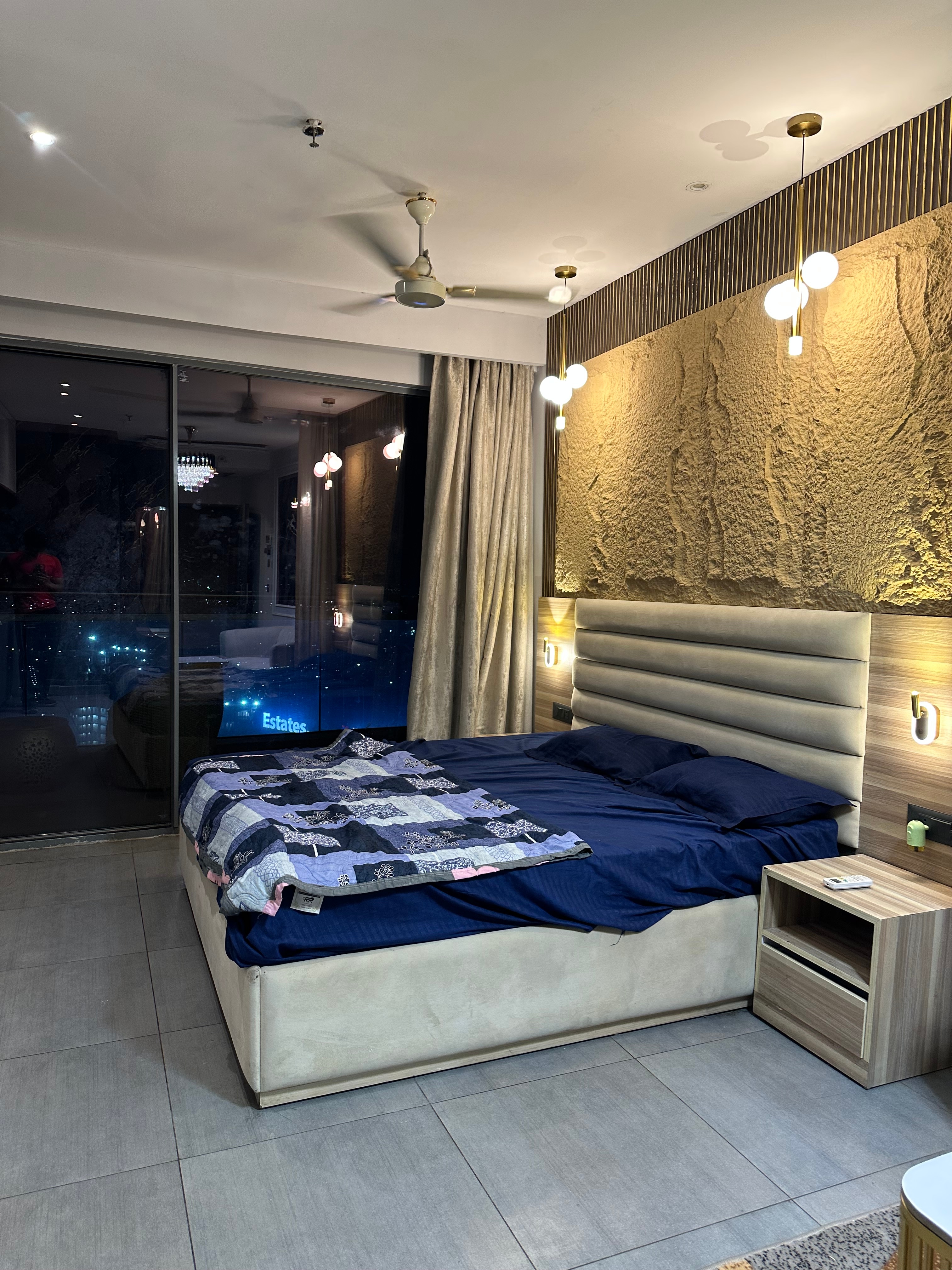37th Floor Luxury Evening Stay At Supernova Noida - Tap to explore photos