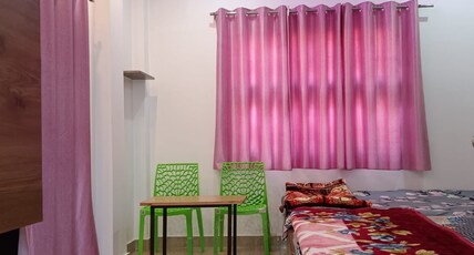 Smriti Homestay Room Type - Bedroom: 202