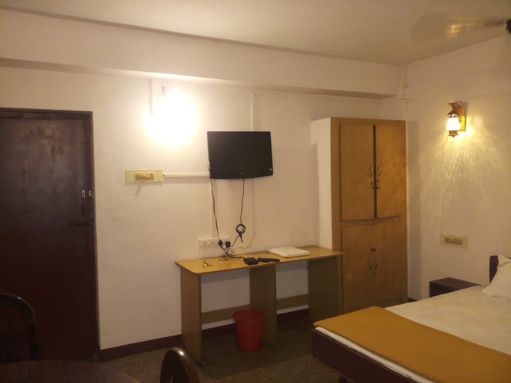 Hotel Sri Kaliappa - Tap to explore photos