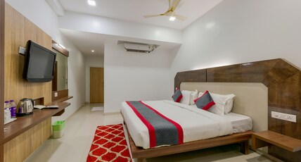 Hotel Vihar Deluxe Room Type - Executive Room AC