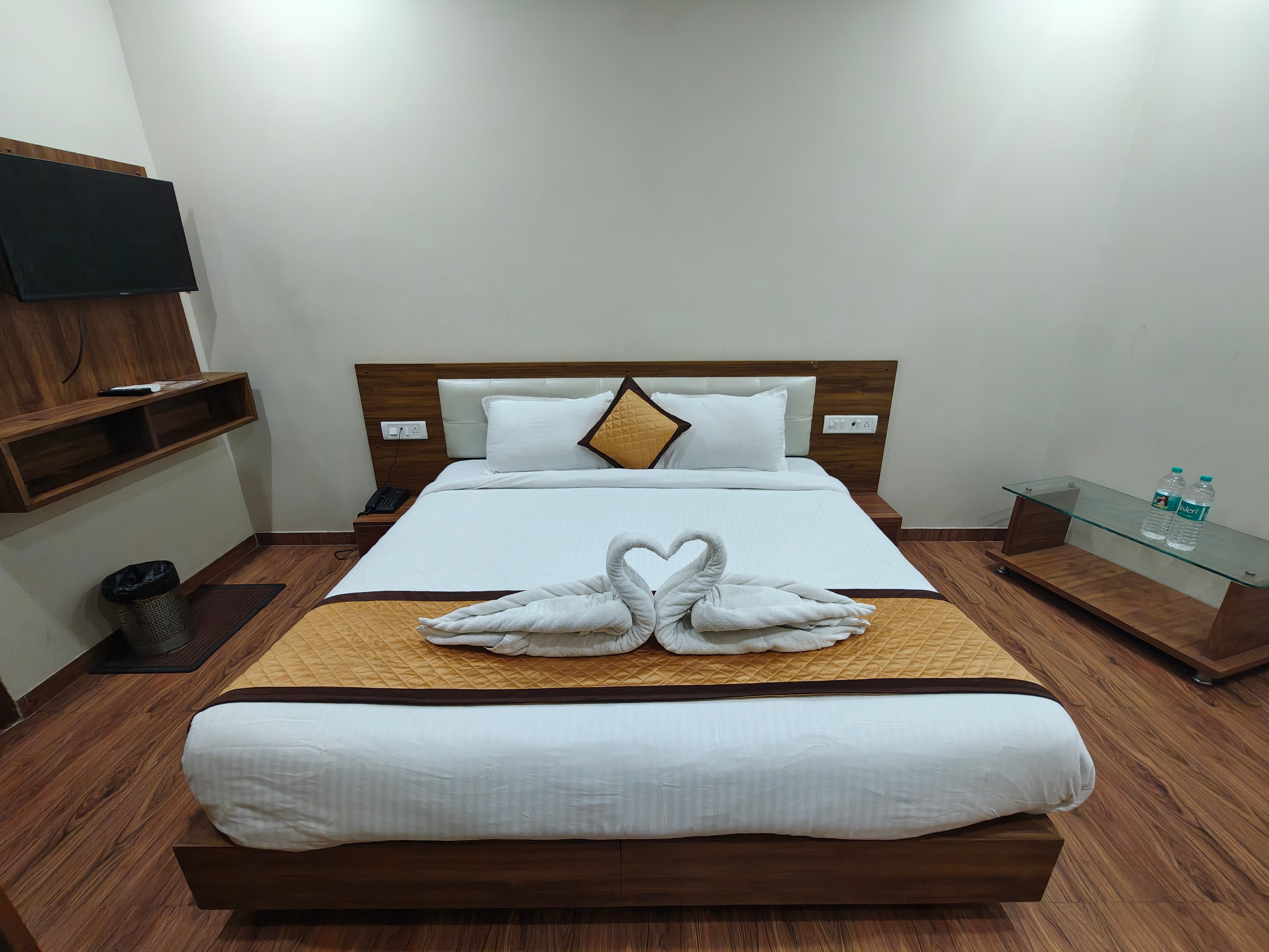 Hotel Chanda Place - Tap to explore photos