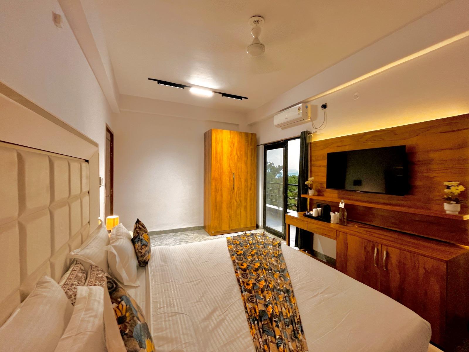 Hotel Aura Residency - Tap to explore photos