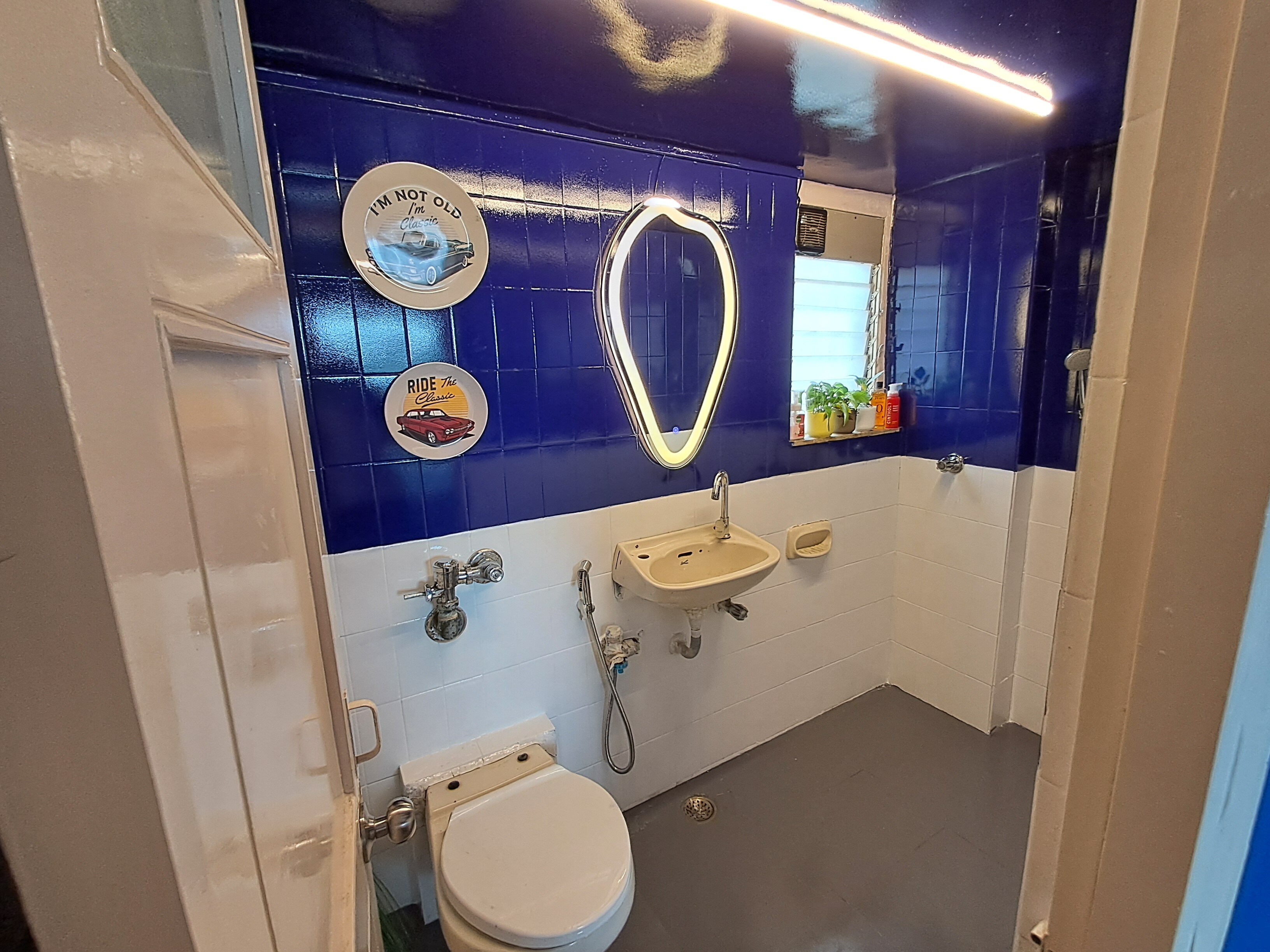 Elite Suite 1 - Premium 2BHK - Lokhandwala Andheri - Tap to explore photos