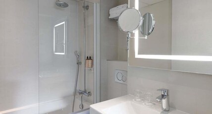 Mercure Paris Montparnasse Raspail Room Type - Privilege Room with 1 double bed