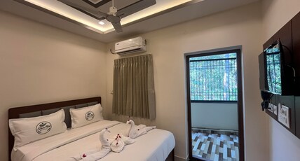 Silver Mist Residency Room Type - Deluxe Room with Balcony