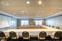 Holiday Inn Express Hotel & Suites Milwaukee Airport