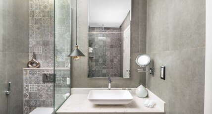 Radisson Blu Hotel, Riyadh Qurtuba Room Type - With our Standard Room, you can have everything you need for a comfortable stay and a good nightu201