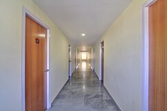 Super Townhouse Hills Palace