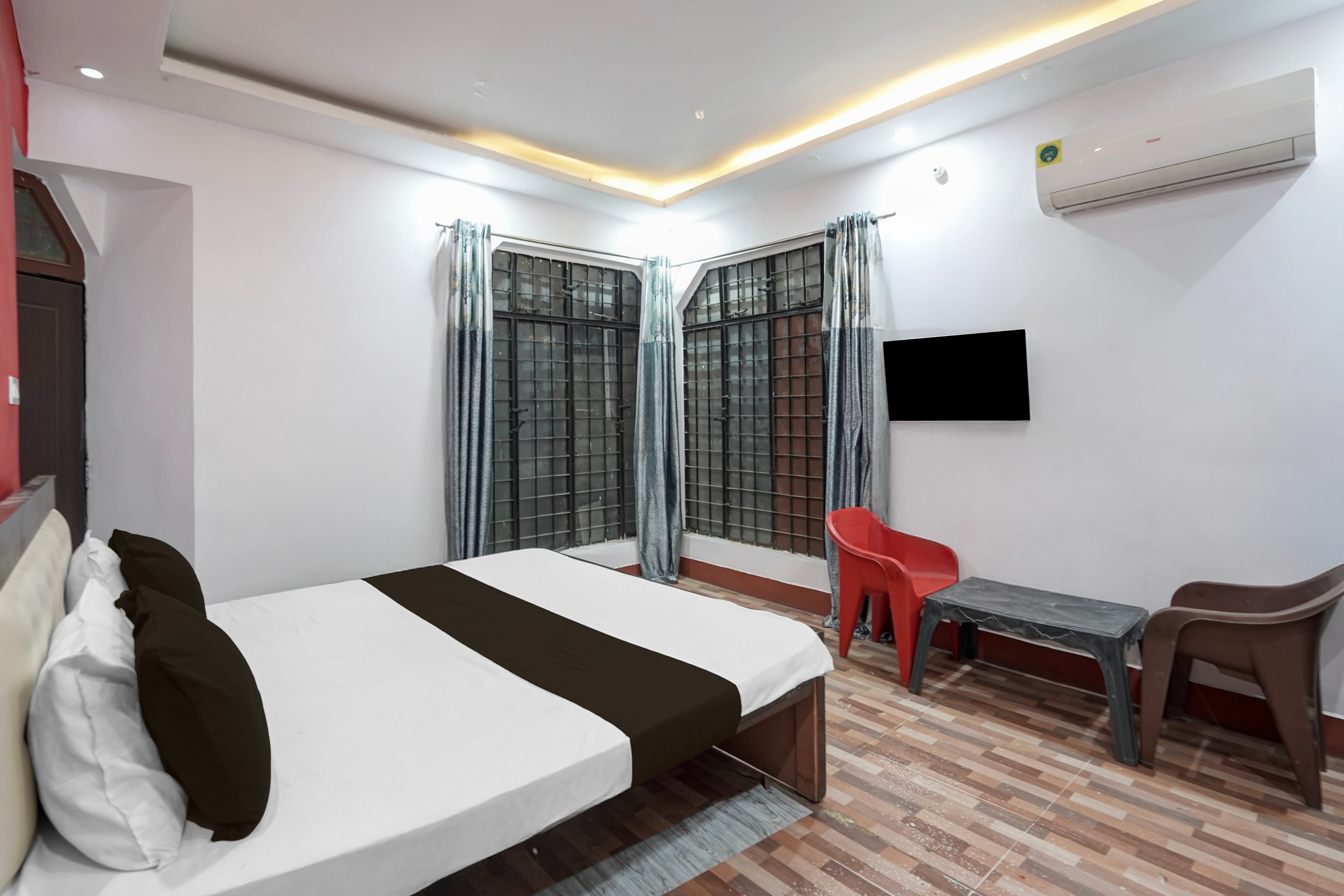 SPOT ON Hotel prayag villa - Tap to explore photos