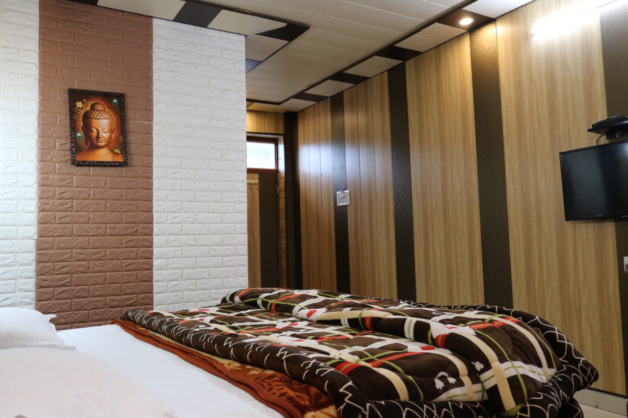 Hotel Suri ( 2kms From Sangam) - Rudraprayag - Tap to explore photos