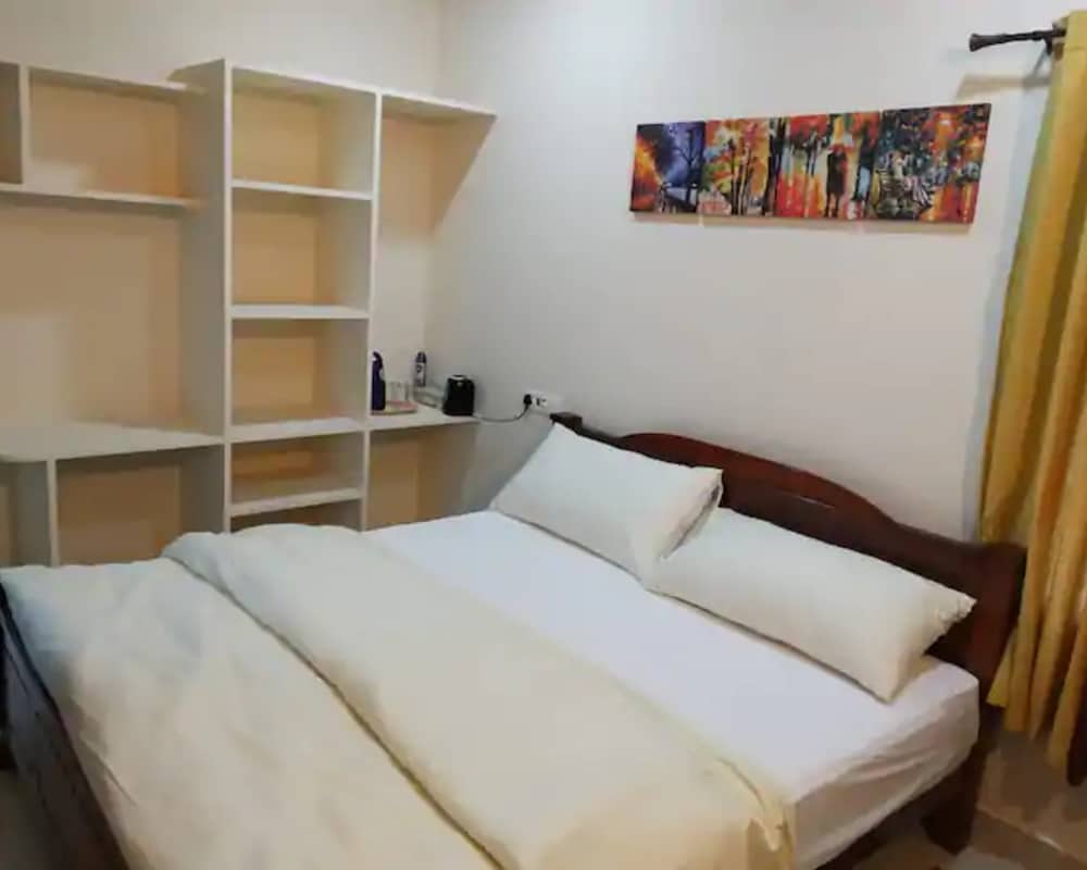 Mercys Munnar Homestay | Room & Caretaker - Tap to explore photos