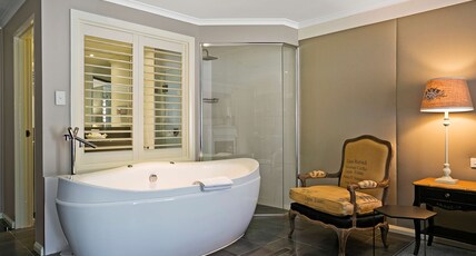 Best Western Sanctuary Inn Room Type - Suite-1 King Bed, Non-Smoking, Executive Room, Jetted Tub, Free Wireless Internet, 42 Inch Lcd Telev Best Western Sanctuary Inn Room Type - Suite-1 King Bed, Non-Smoking, Executive Room, Jetted Tub, Free Wireless Internet, 42 Inch Lcd Telev