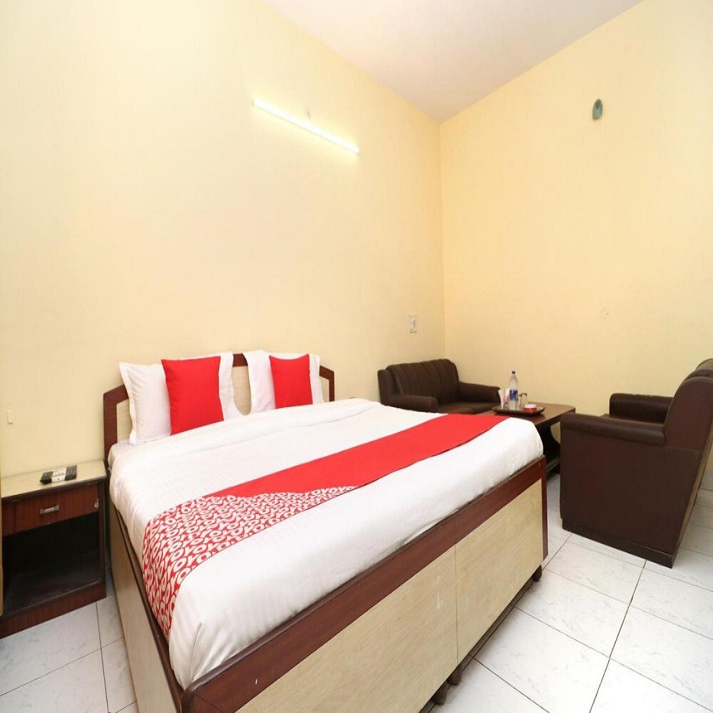 Hotel Sabina International - Tap to explore photos