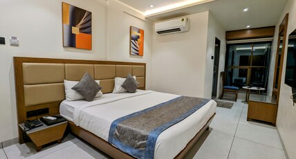 HOTEL RED CHILLEE Room Type - Executive Room