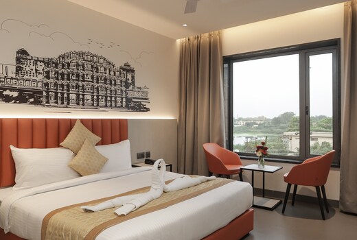 Lakefront Hotel By Brijwasi