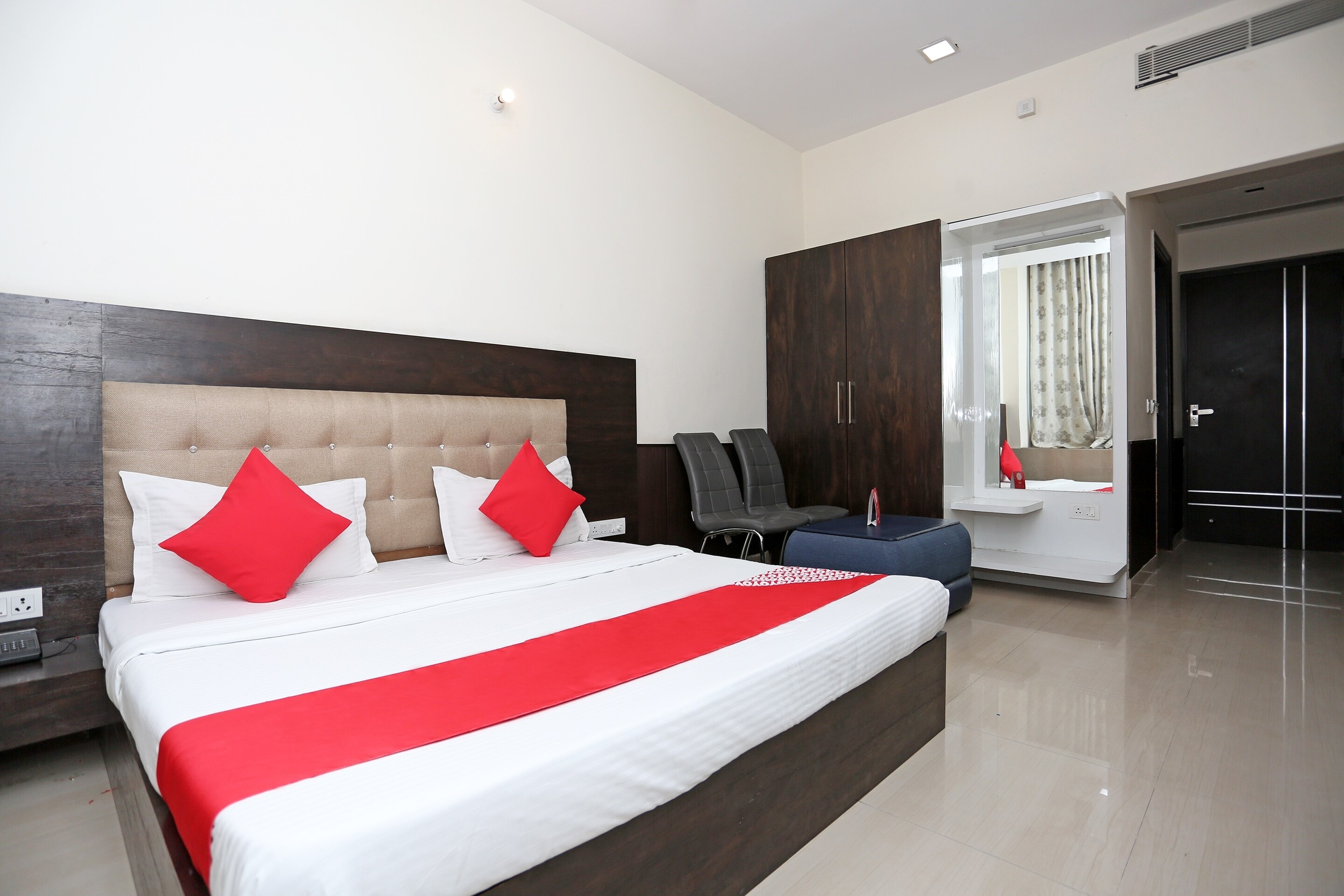 Hotel O Mg Mehak Garden - Tap to explore photos