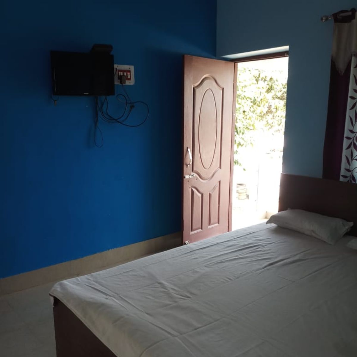 Hotel Hariyali Complex - Tap to explore photos